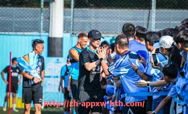 HTH华体会APP下载-英超球队球衣广告位价格及赞助商变动概况